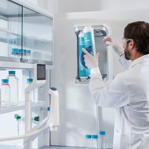 Easy cartridge changes on Milli-Q<sup>®</sup> IQ 7000 system Consumables replacement scheduling with a Milli-Q® Consumables Supply Agreement (CSA)