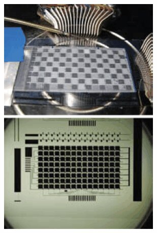 バックプレーンと電気泳動ディスプレイ