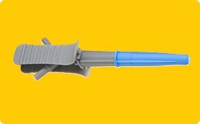 The needle guard and protector improves confidence in needle manipulation.